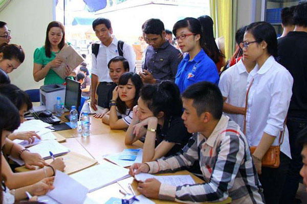 Tư vấn tuyển sinh tài chính ngân hàng học ở đâu dễ xin việc