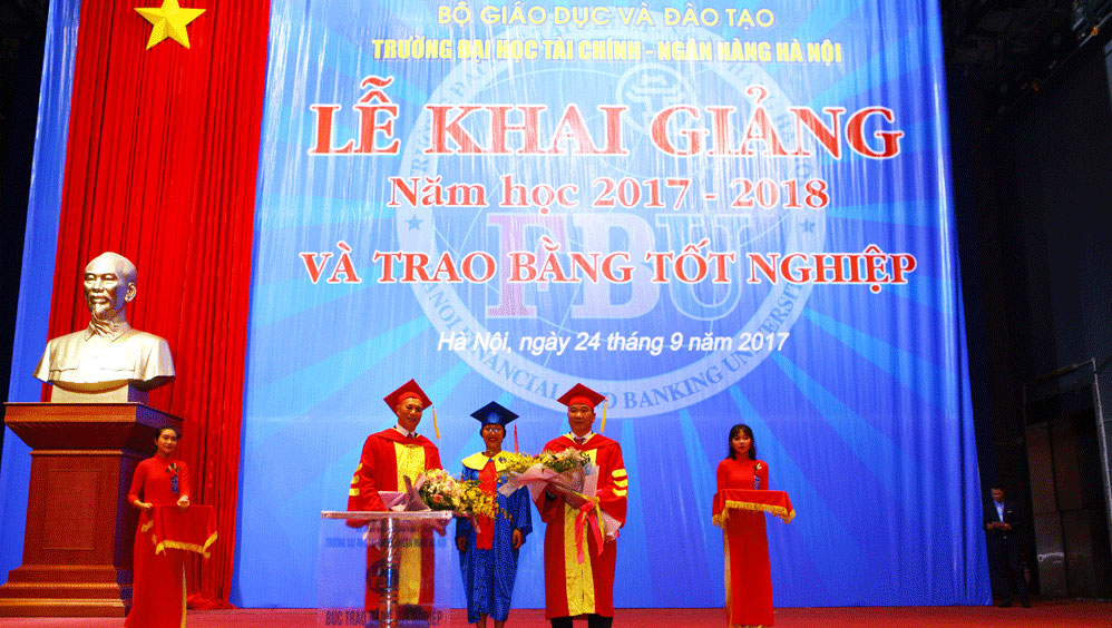 giai-dap-chuyen-nganh-tai-chinh-ngan-hang-hoc-o-dau-chat-luong