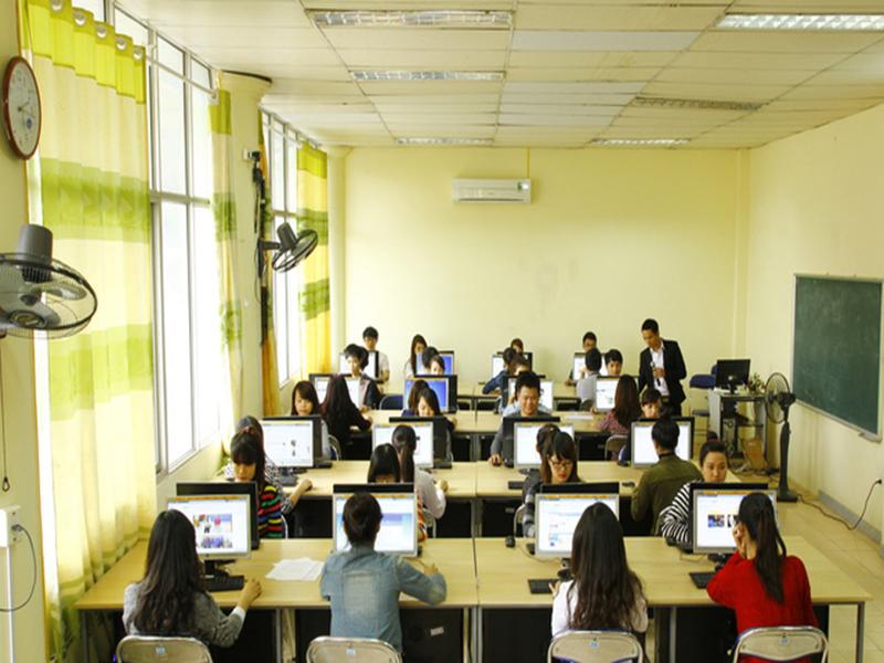 4 ly do hoc sinh nen chon-truong-dai-hoc-tai-chinh-ngan-hàng-ha-noi1