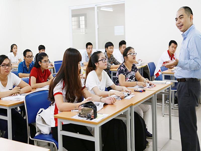4 ly do hoc sinh nen chon-truong-dai-hoc-tai-chinh-ngan-hàng-ha-noi2