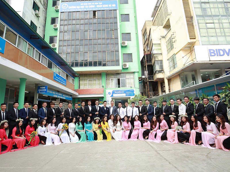 tuyen-sinh-dai-h0c-chinh-quy-2019-nganh-tai-chinh-ngan-hang1
